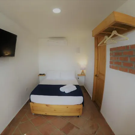 Hostal One Day *
