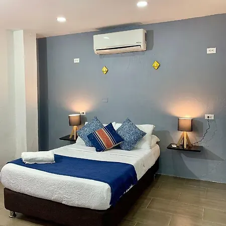 One Day Hostal *